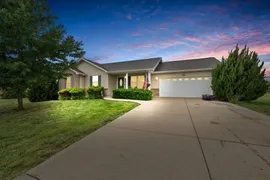 10 Moore Field Ct, Troy MO, 63379
